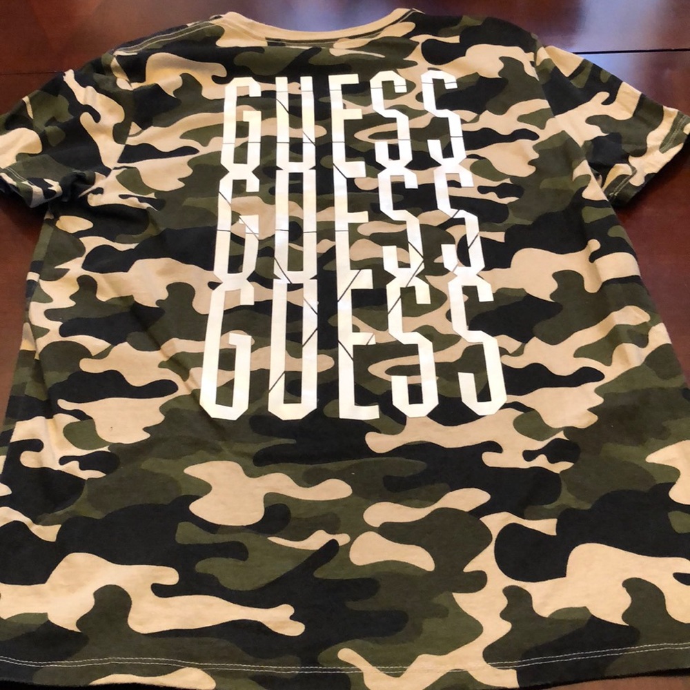 Guess T-shirt